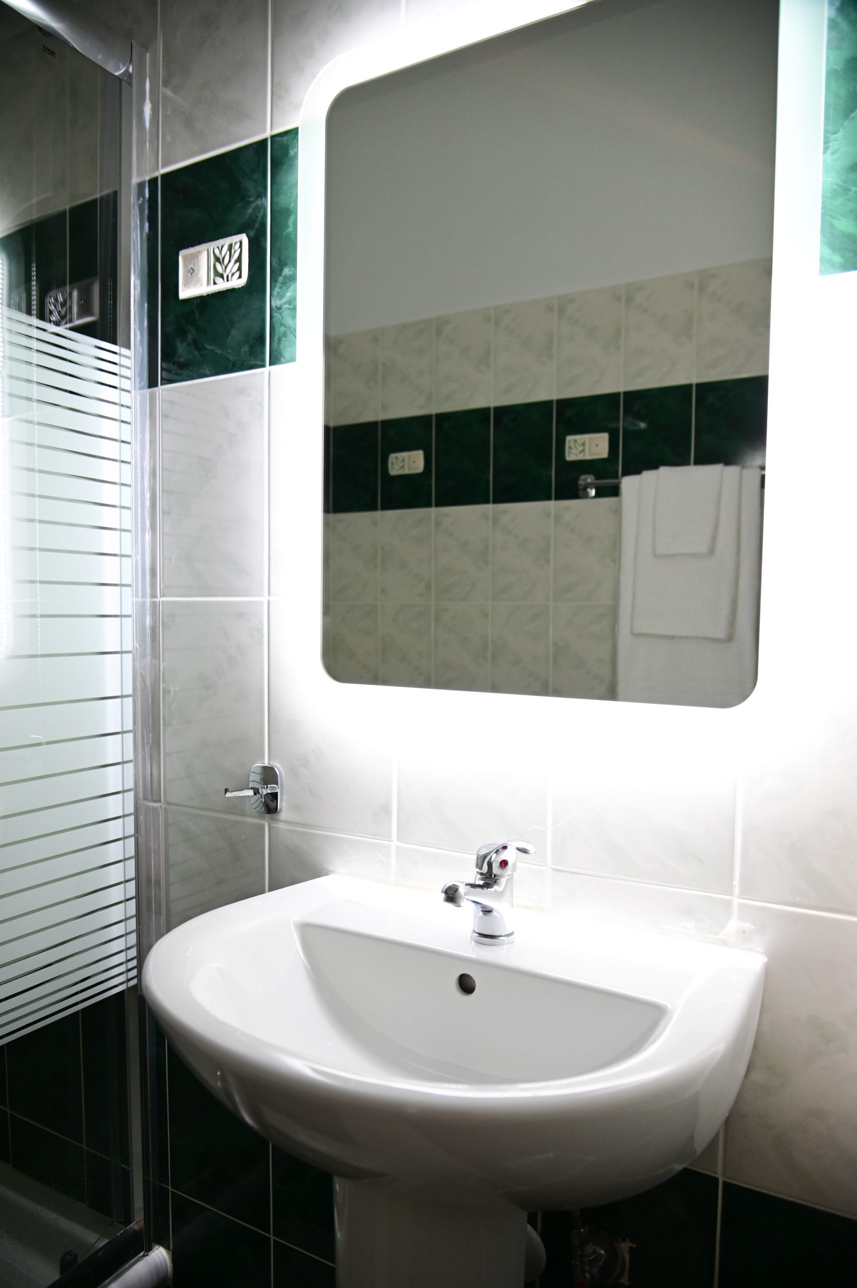 Big Blue Hotel offers free daily cleaning services