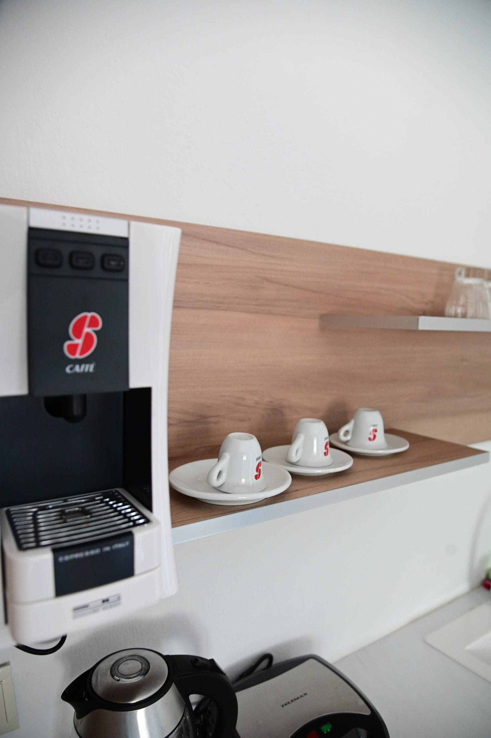 Big Blue Hotel offers espresso machine with free capsules